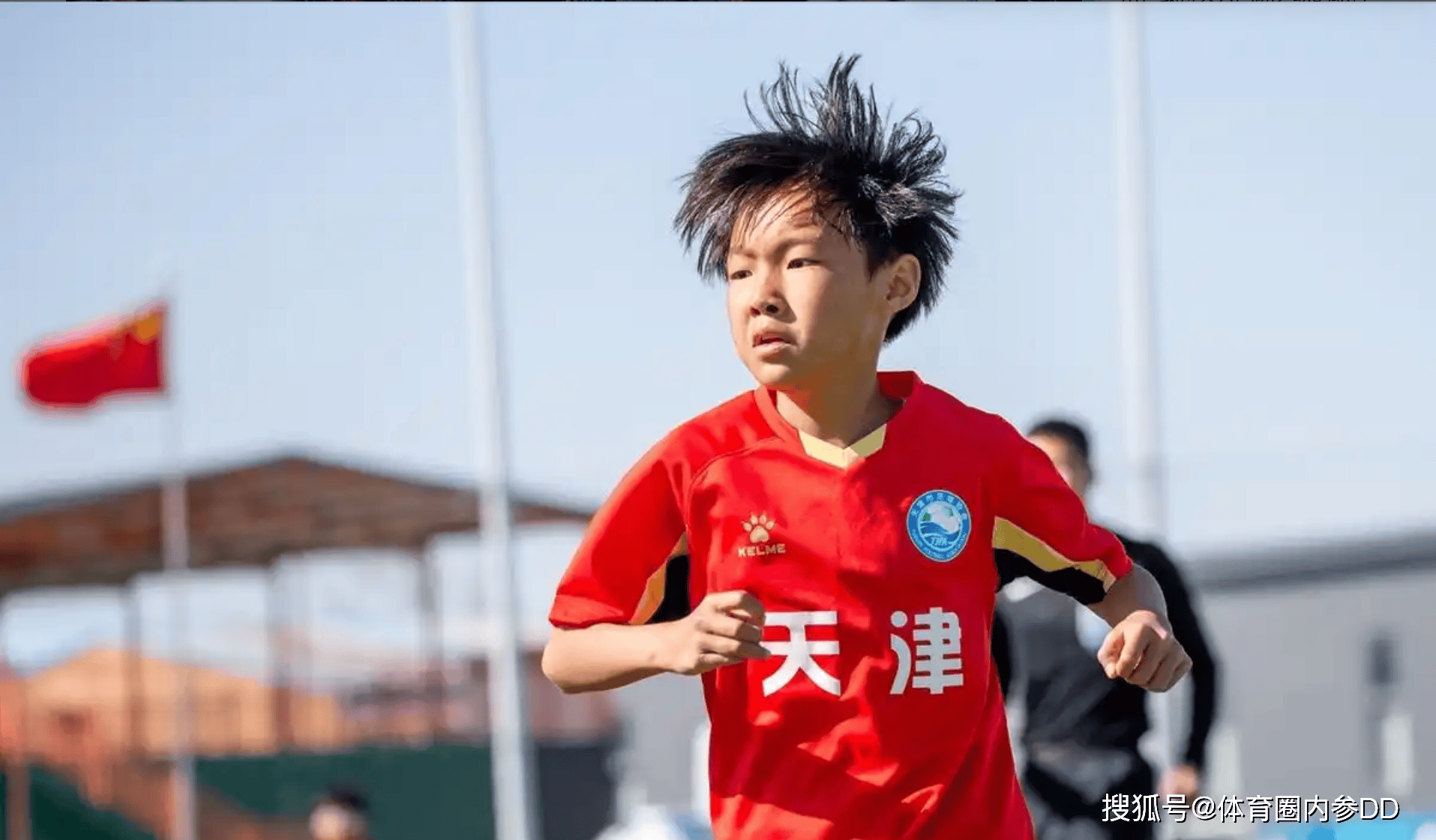 包含天津泰达防守略显疲态，教练组调整布阵的词条