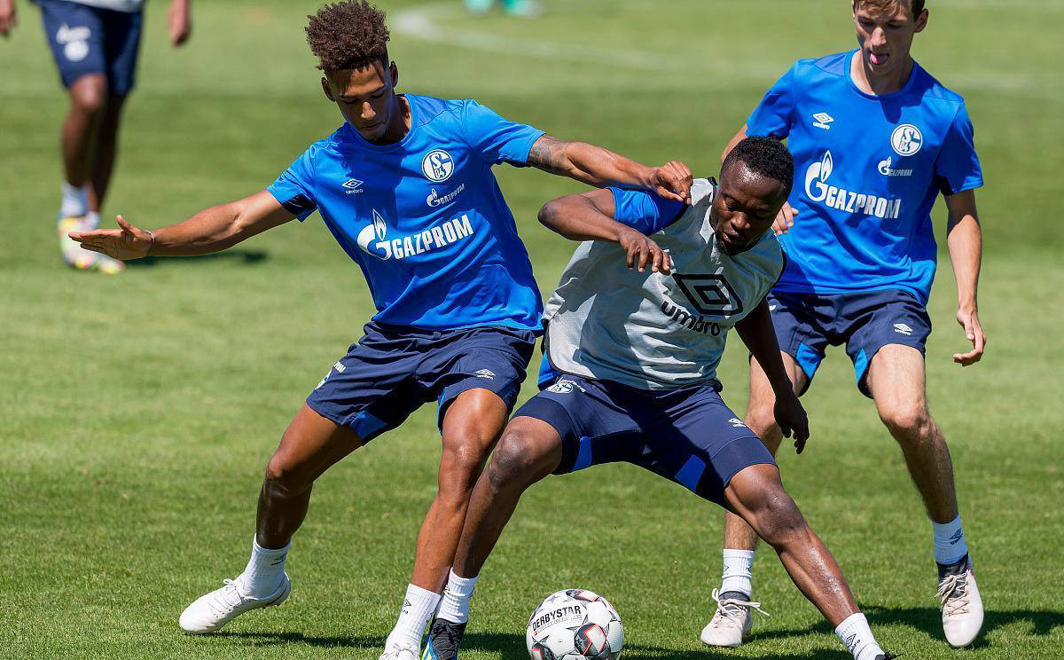 包含沙尔克04瞄准客场三分,冲刺联赛前十的词条 包含沙尔克04瞄准客场三分,冲刺联赛前十的词条