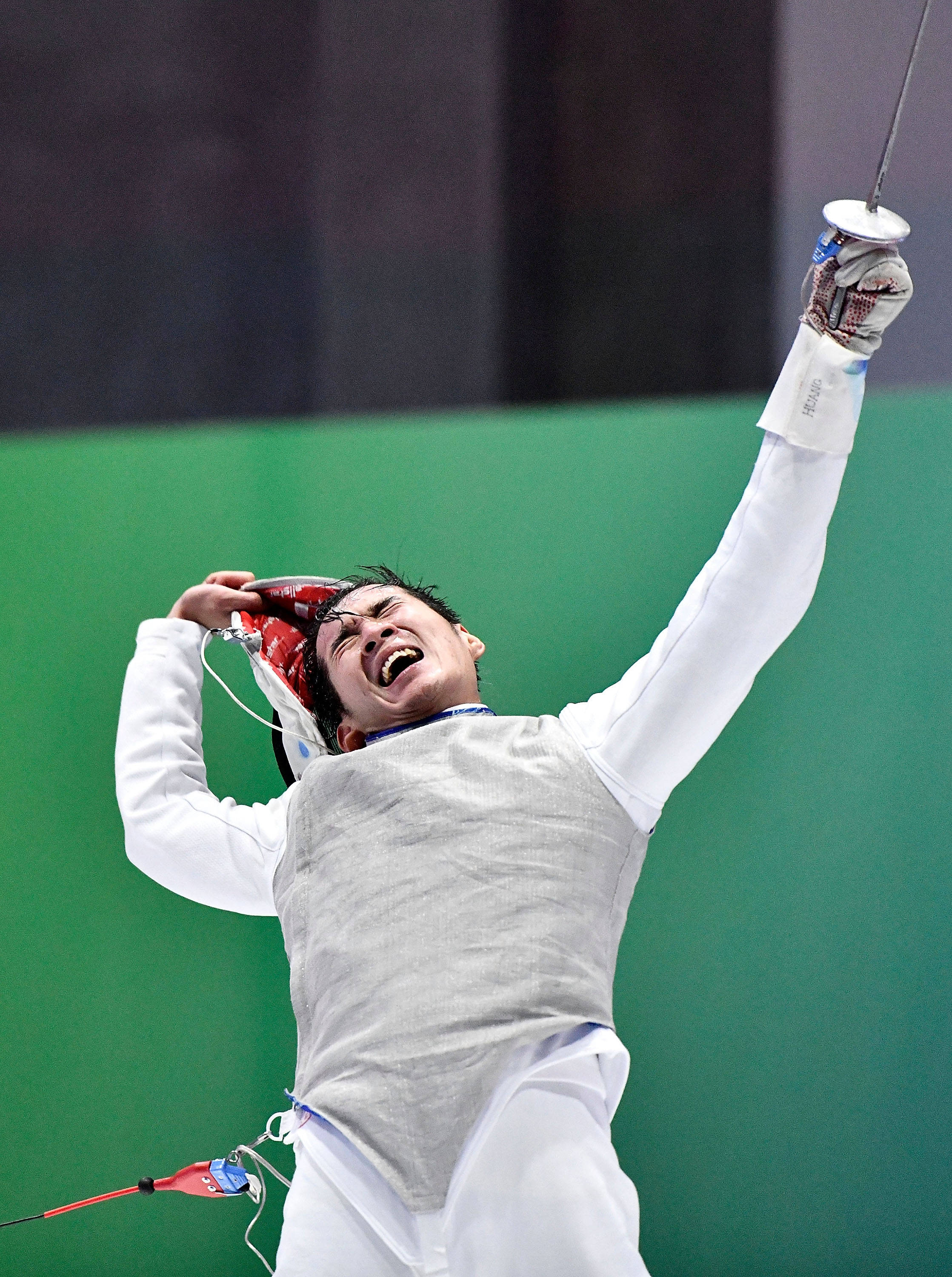 瑞典选手在击剑项目中夺得银牌