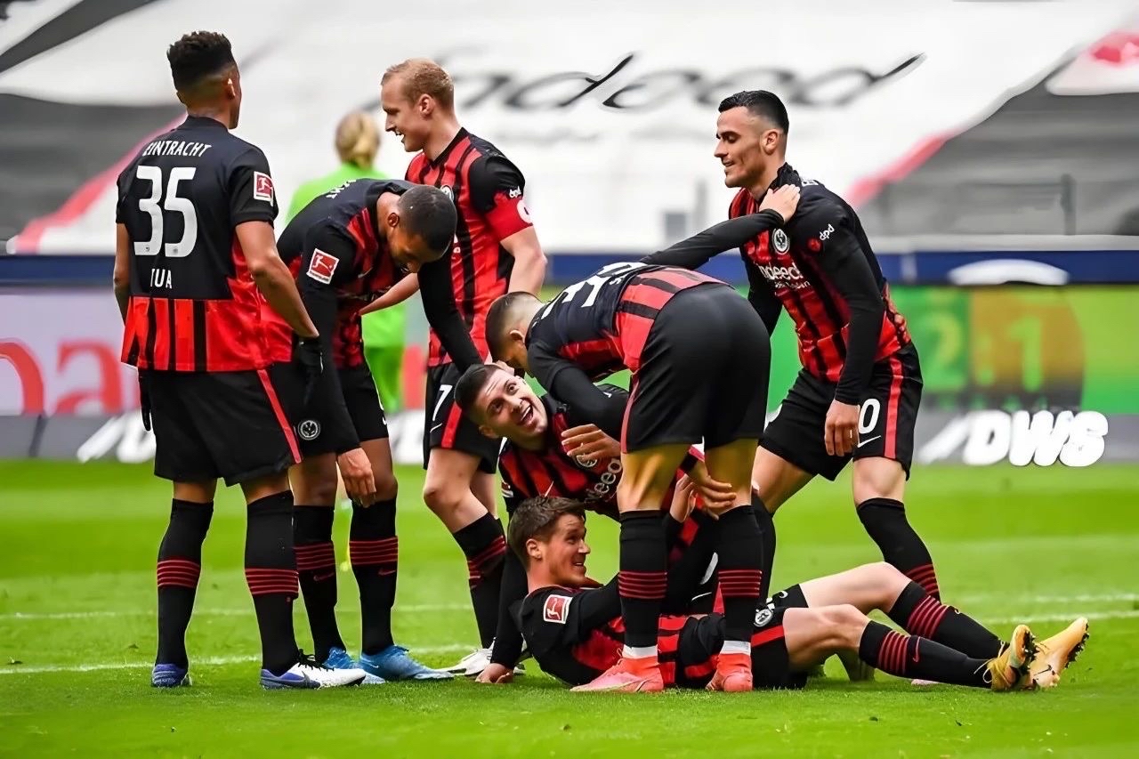 多特蒙德凭借出色表现横扫法兰克福取得胜利