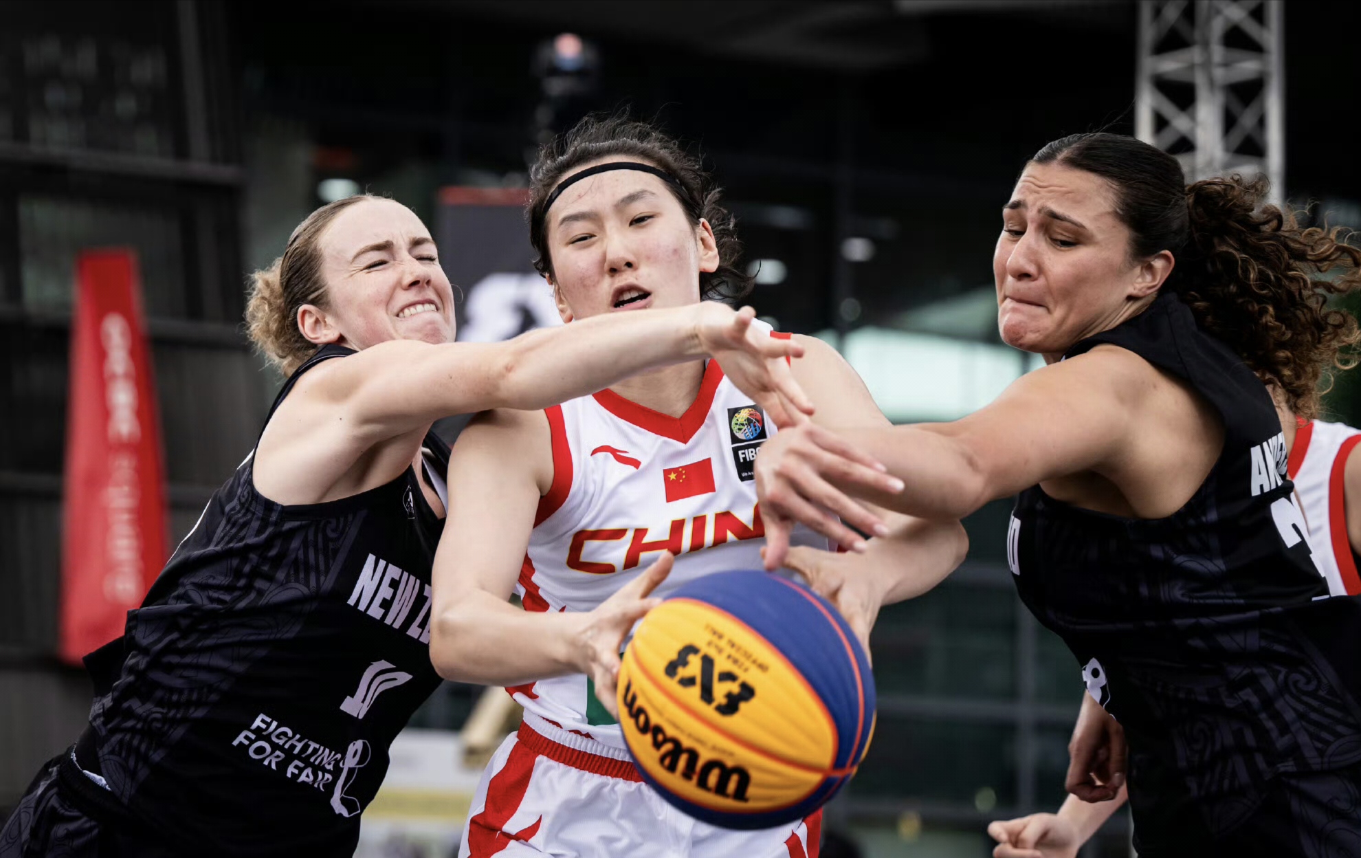 包含韩国女篮击败加拿大，成功闯入奥运四强的词条