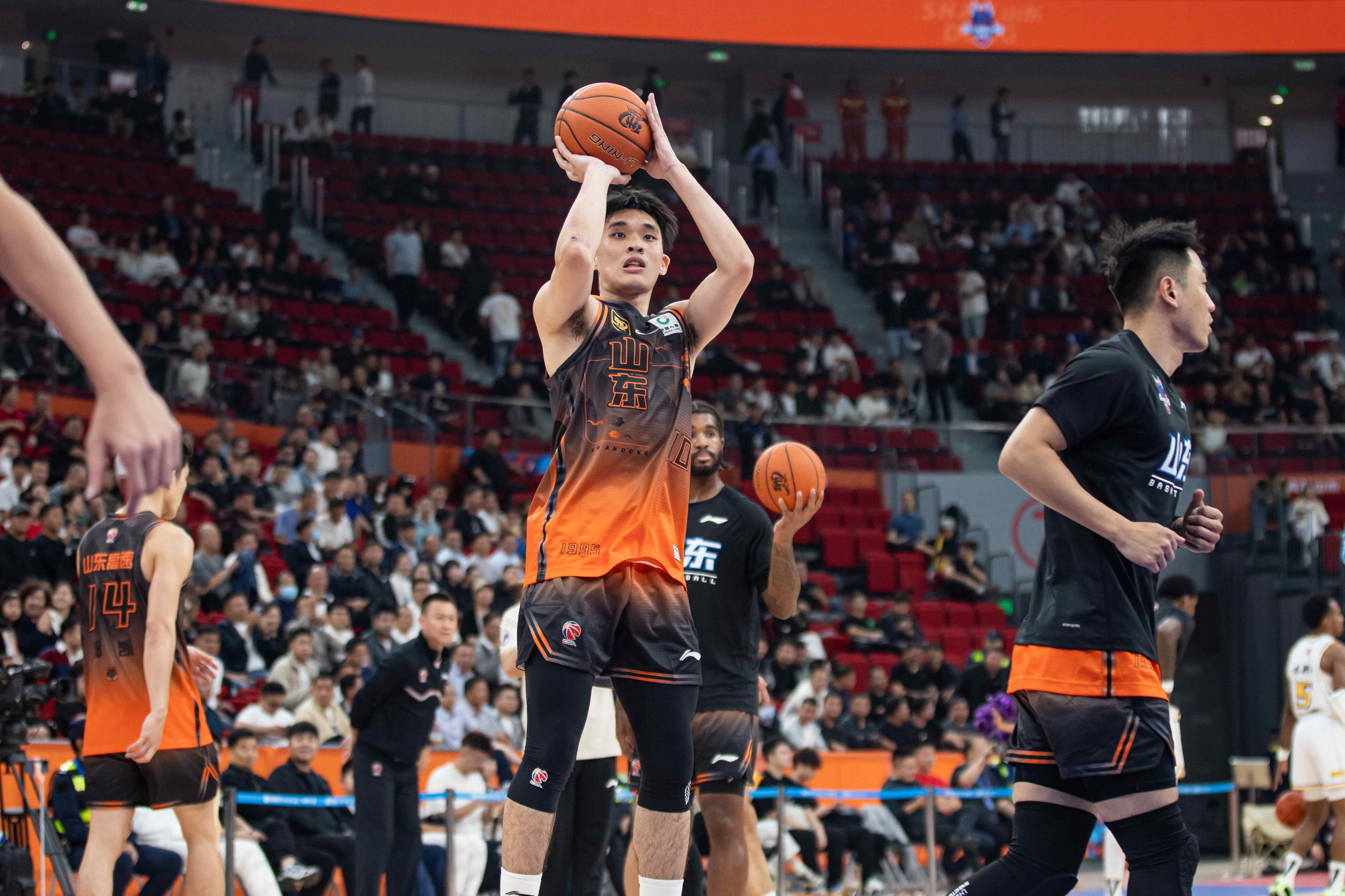 山东男篮击败浙江,取得重要胜利 山东男篮击败浙江,取得重要胜利