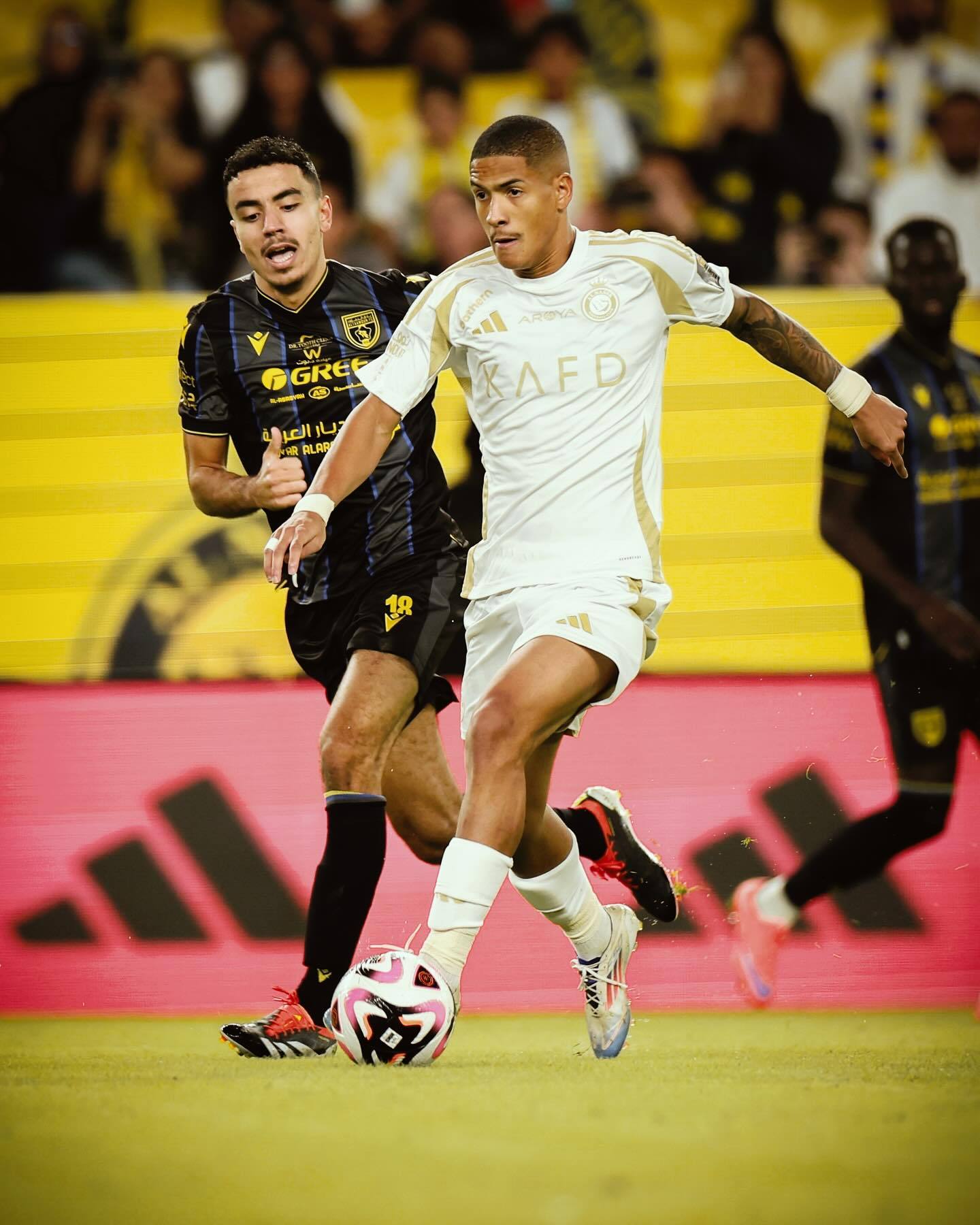 开运体育网页版入口-包含瓦伦西亚客场大胜马德里竞技，夺得胜利的词条