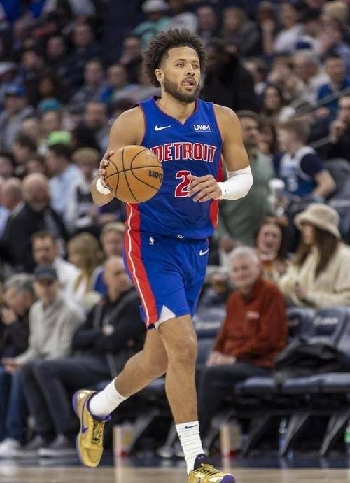 开运体育教练-活塞队球员表现出色获得赞誉