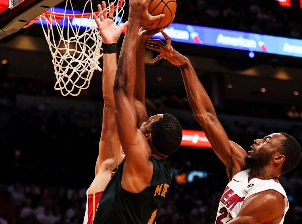 骑士主场击败热火，实现反超！